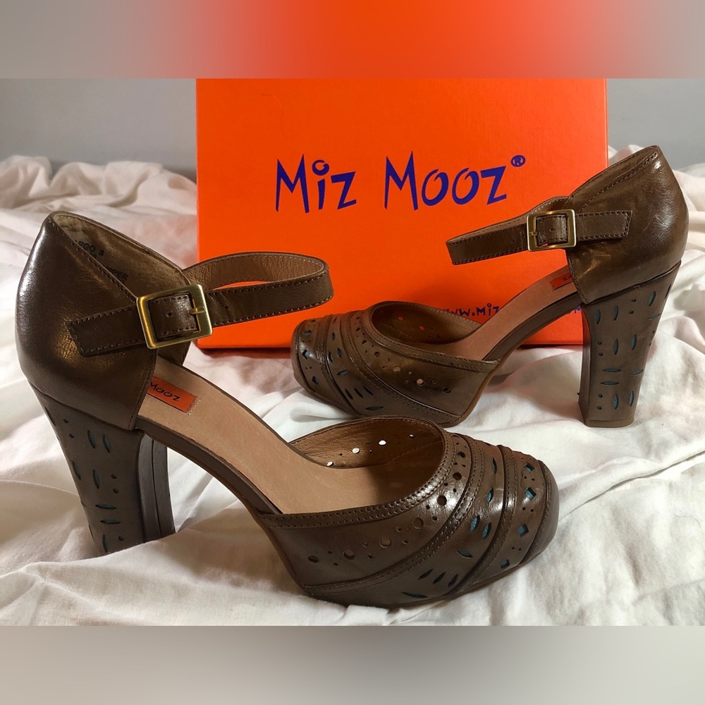 Miz Mooz brown Fargo Heels, size 8